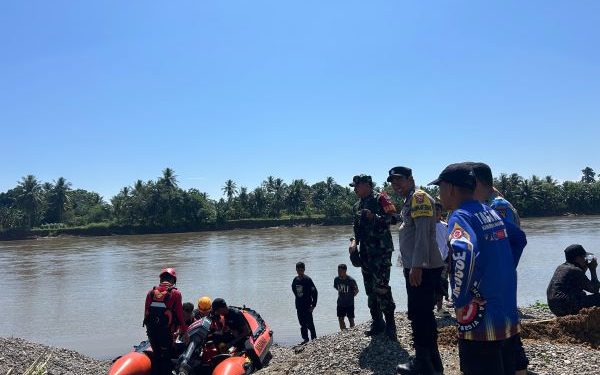 Tim SAR Lanjutkan Pencarian 2 Pekerja yang Jatuh di Jembatan Tarailu