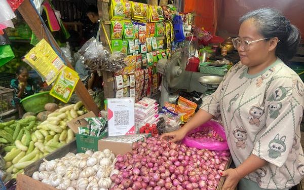QRIS Mempermudah Transaksi dan Meningkatkan Penjualan di Pasar Tradisional Makassar