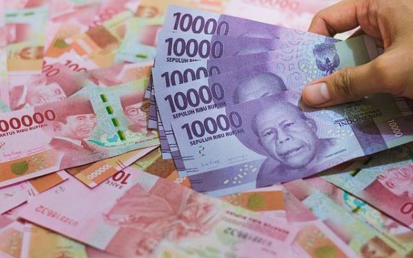 Rupiah Menguat Lagi, Dolar AS Turun ke Rp16.300