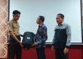 Pemprov Sulbar Salurkan Bantuan Seragam Sekolah bagi Siswa Tidak Mampu