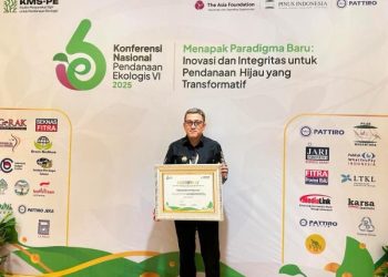 Penghargaan Bupati Jeneponto untuk Komitmen Kebijakan Pendanaan Ekologis