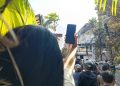 Fenomena Live TikTok dalam Aksi Demo Usai Pembakaran Gedung DPRD Makassar