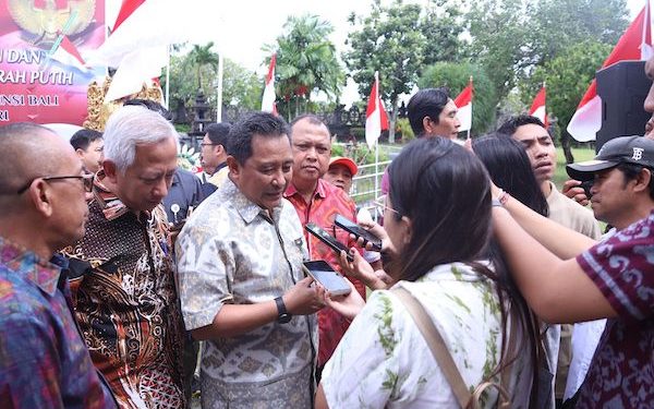 Jelang HUT ke-80 RI, Kemendagri Luncurkan Gerakan 10 Juta Bendera Merah Putih