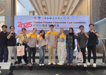 Mahasiswa Unibos Menjadi Penerjemah di Pameran Pendidikan Taiwan Makassar