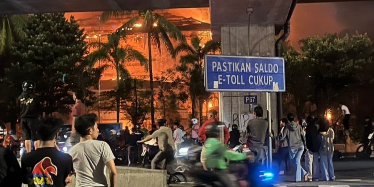 Mahasiswa Tewas Karena Dituduh Sebagai Intel Dalam Kerusuhan Massa di Makassar