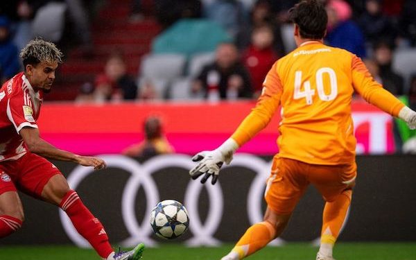Dua Gol Michael Olise Bawa Bayern Muenchen Kalahkan Lyon 2-1