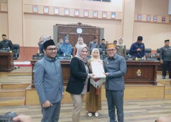 Fokus Kebutuhan Mendesak, Bupati Serahkan Ranperda Perubahan APBD 2025