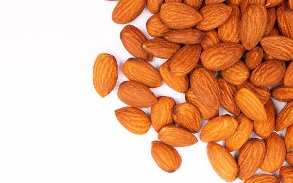 Kacang Almond Camilan Sehat Kaya Nutrisi untuk Jantung dan Kesehatan Gula Darah