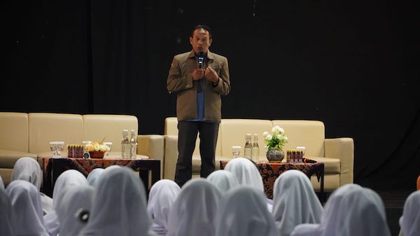 SDM Unggul Melalui Sharing Alumni dan Edufair 2025 di SMA Islam Athirah