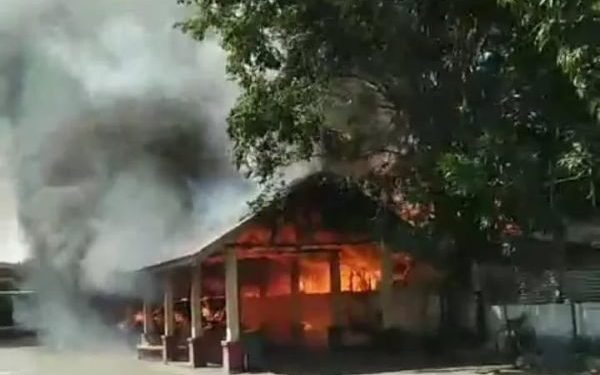 Empat Mobil Dinas Pemerintah Bulukumba Terbakar di Kantor Bupati