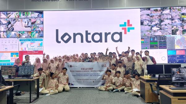Kunjungan Lapangan SMP Bosowa School ke Diskominfo Makassar untuk Belajar Literasi Digital