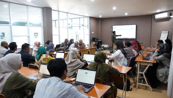 Tingkatkan Kualitas Publikasi Dosen Melalui Pelatihan Penggunaan SINTA dan GARUDA