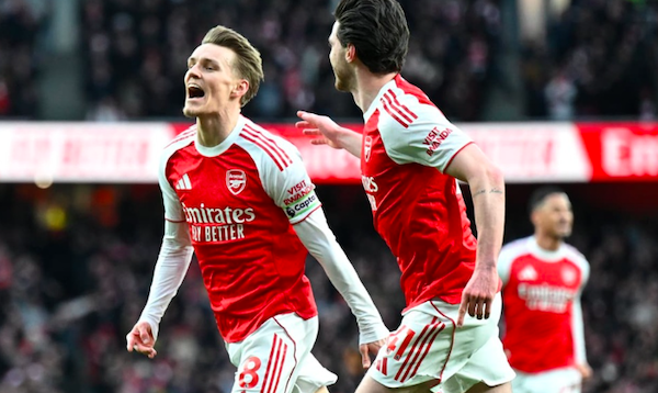 Arsenal Rebut Puncak Klasemen Setelah Kemenangan 2-1 atas Brighton