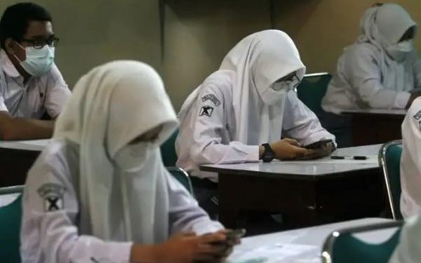 Pembatasan Penggunaan HP untuk Siswa di Sekolah