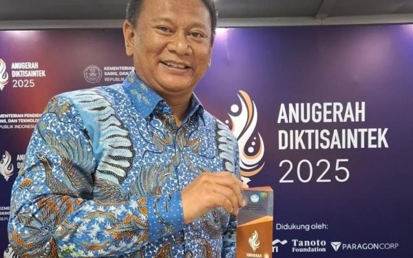 Unhas Raih Penghargaan Bronze dalam Kerja Sama Diktisaintek 2025 untuk Jejaring Internasional