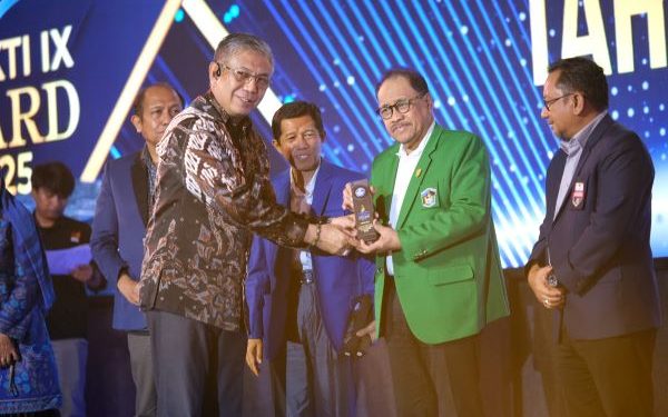 Raih Medali Perunggu Anugerah Diktisaintek 2025, Perkuat Diri sebagai Kampus Unggul Indonesia Timur