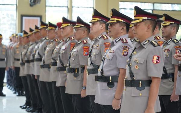 Sertijab Kapolda Sulbar, 11 Pejabat Utama Melakukan Perubahan