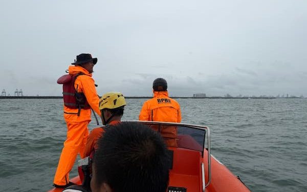 Tim BPBD Makassar Dikerahkan untuk Mencari Korban Hilang di Laut Pelabuhan